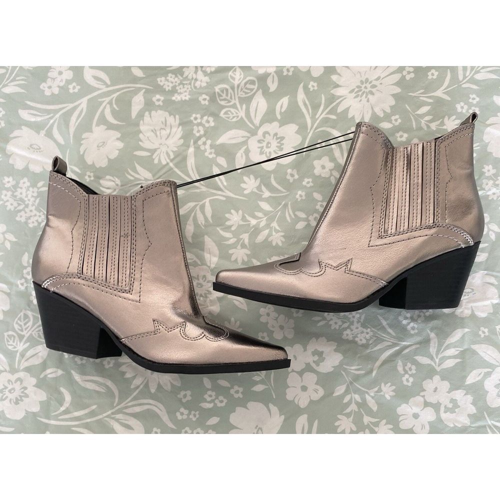 Indigo Rd. Booties Western Style, Metallic Silver - Picture 2 of 3